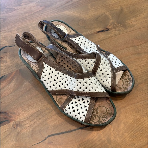 Fly London Ynes Perforated Leather Open Toe Wedge Heel Sandal Euro 41 - Picture 1 of 9
